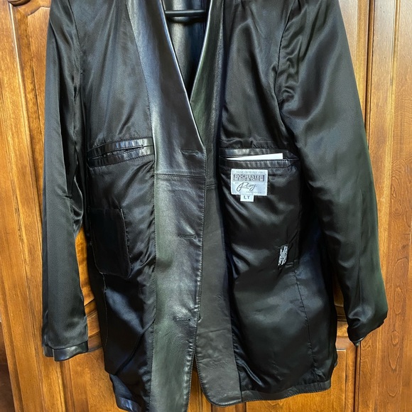 Rémy Lambskin leather blazer size LT - Picture 6 of 12